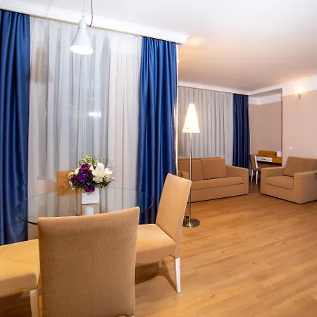 Szálloda Porto & 5*